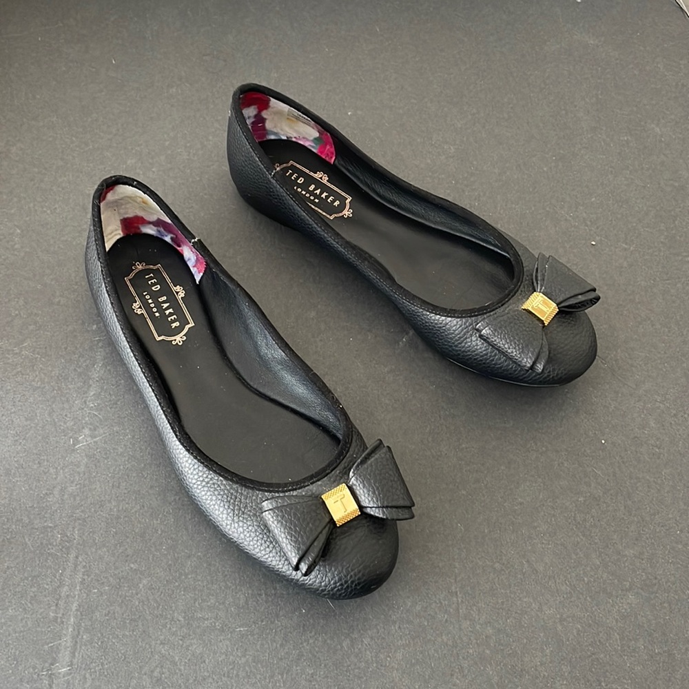 Classic black loafer with ribbon size 38
